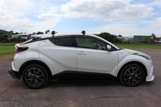 2017 Toyota C-Hr - Thumbnail