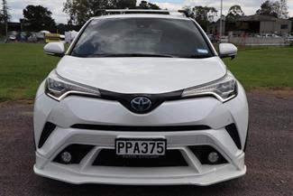 2017 Toyota C-Hr - Thumbnail