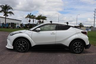 2017 Toyota C-Hr - Thumbnail