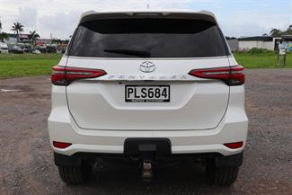 2022 Toyota Fortuner - Thumbnail