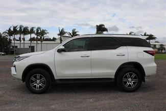 2022 Toyota Fortuner - Thumbnail