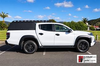 2023 Mitsubishi Triton - Thumbnail
