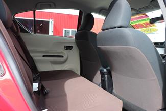 2014 Toyota Aqua - Thumbnail