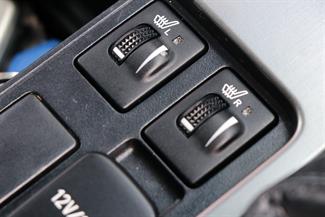 2016 Toyota Landcruiser - Thumbnail