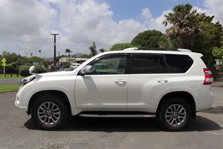 2016 Toyota Landcruiser - Thumbnail