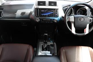 2016 Toyota Landcruiser - Thumbnail