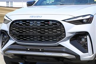 2025 Isuzu MU-X - Thumbnail