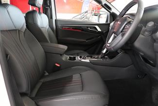 2025 Isuzu MU-X - Thumbnail