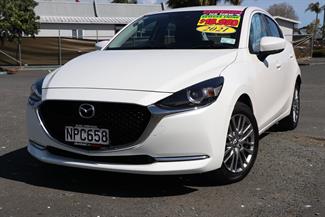 2021 Mazda Mazda2 - Thumbnail
