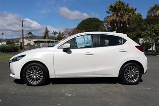 2021 Mazda Mazda2 - Thumbnail