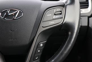 2017 Hyundai Santa Fe - Thumbnail