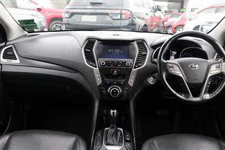 2017 Hyundai Santa Fe - Thumbnail