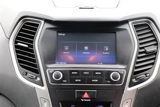 2017 Hyundai Santa Fe - Thumbnail